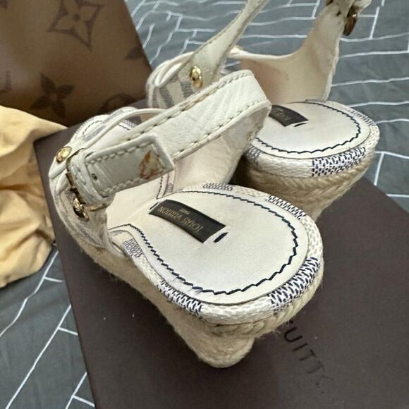 Louis Vuitton Damier Azur wedge sandals - Picture 5 of 11